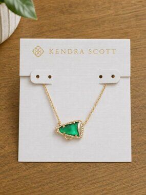 Kendra Scott Cheer Pendant Necklace Green Illusion